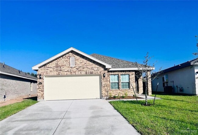 8421 N 35th St in McAllen, TX - Foto de edificio - Building Photo