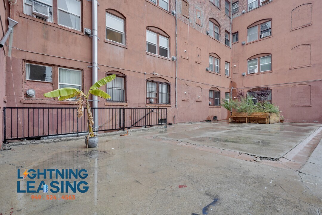 401/3-1515 Wilton Pl in Los Angeles, CA - Building Photo