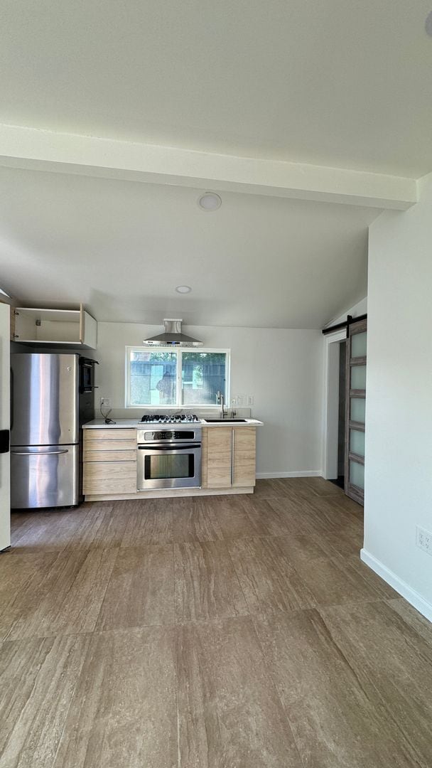 3102 Roxanne Ave in Long Beach, CA - Building Photo - Building Photo