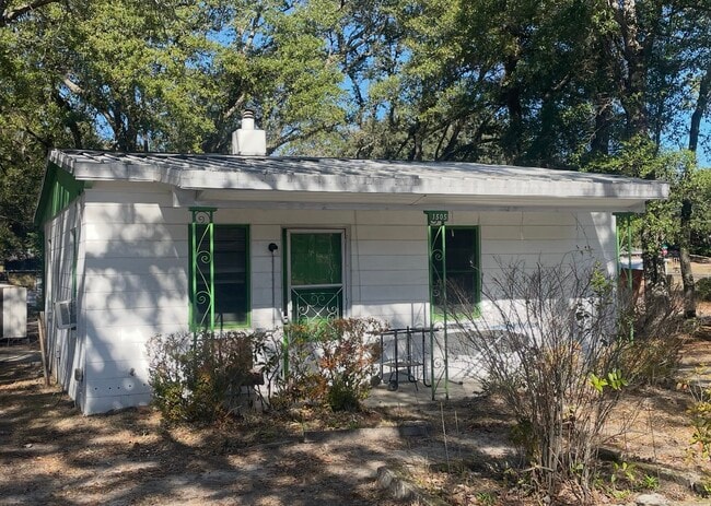 property at 1505 W Gordon Ave