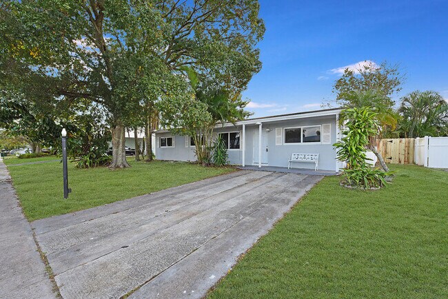 710 Cayuga St in Jupiter, FL - Building Photo - Building Photo