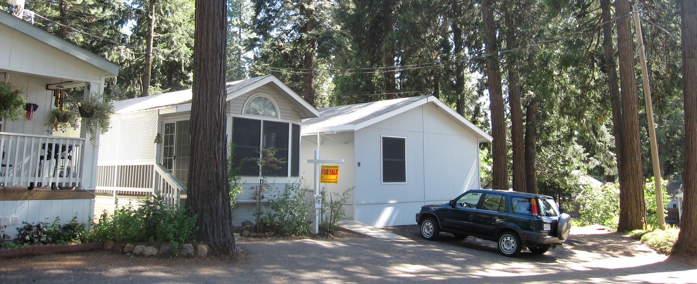 Sierra Pines in Pollock Pines, CA - Building Photo