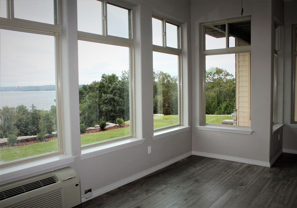 200 Majestic Dr in Branson, MO - Building Photo