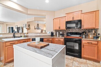 26135 W Runion Dr in Buckeye, AZ - Building Photo - Building Photo