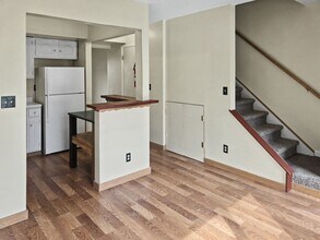 3510 Kenbrooke Ct in Kalamazoo, MI - Building Photo - Building Photo