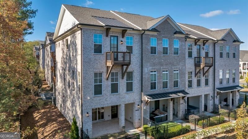 514 Clover Ln in Alpharetta, GA - Foto de edificio