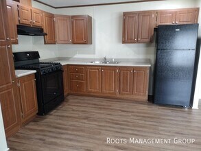 12700 Colby Lake Rd in Laingsburg, MI - Building Photo - Building Photo