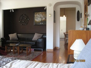2261 Silver Ridge Ave in Los Angeles, CA - Foto de edificio - Building Photo