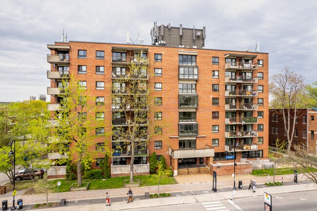 Habitations Beaudet in St. Laurent, QC - Building Photo - Building Photo