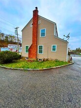 21 Pleasantville Rd in Ossining, NY - Building Photo - Building Photo