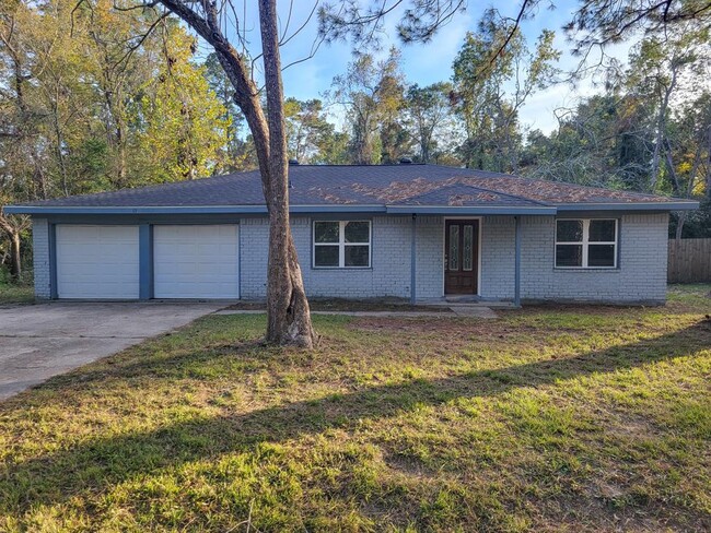 property at 3539 Kentwood Dr