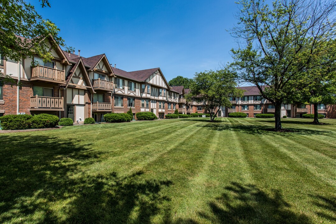 Polo Run Apartments in Greenwood, IN - Building Photo