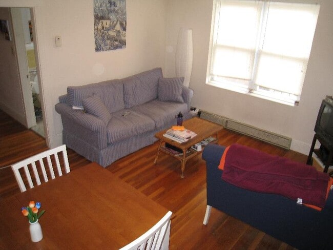 402 Highland Ave, Unit 24 in Somerville, MA - Foto de edificio - Building Photo