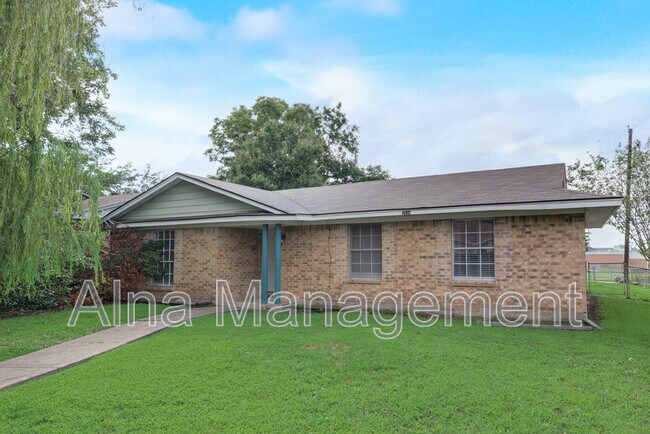2529 Belhaven Dr in Mesquite, TX - Building Photo - Building Photo