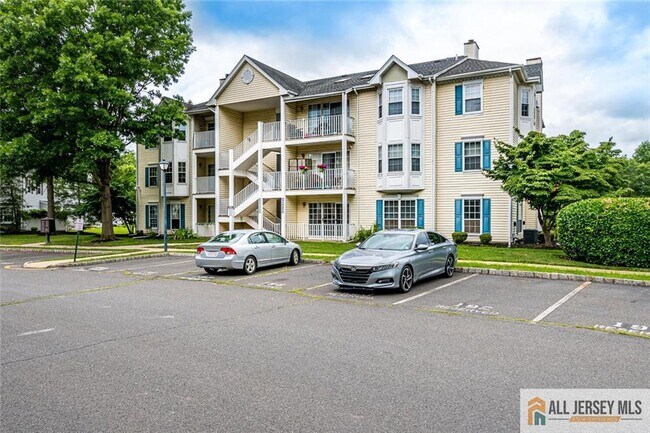 298 Wimbeldon Ct in North Brunswick, NJ - Building Photo - Building Photo