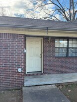 312 E H Pl in Russellville, AR - Building Photo