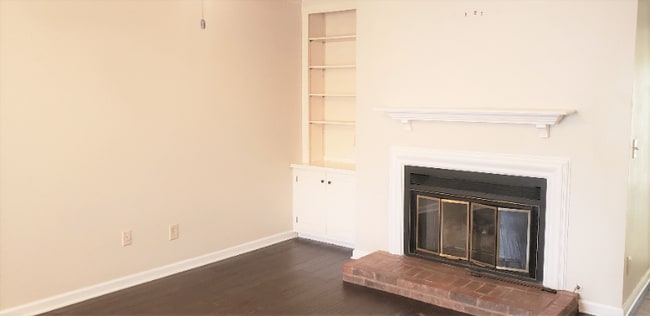 1025 Brentwood Pointe in Brentwood, TN - Foto de edificio - Building Photo