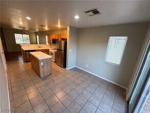 6459 Brook Cottage Ln in Las Vegas, NV - Building Photo - Building Photo