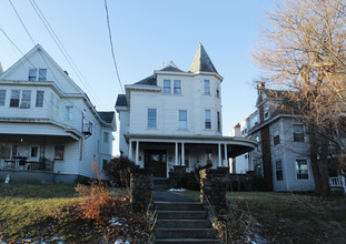 1204 Union St in Schenectady, NY - Foto de edificio - Building Photo