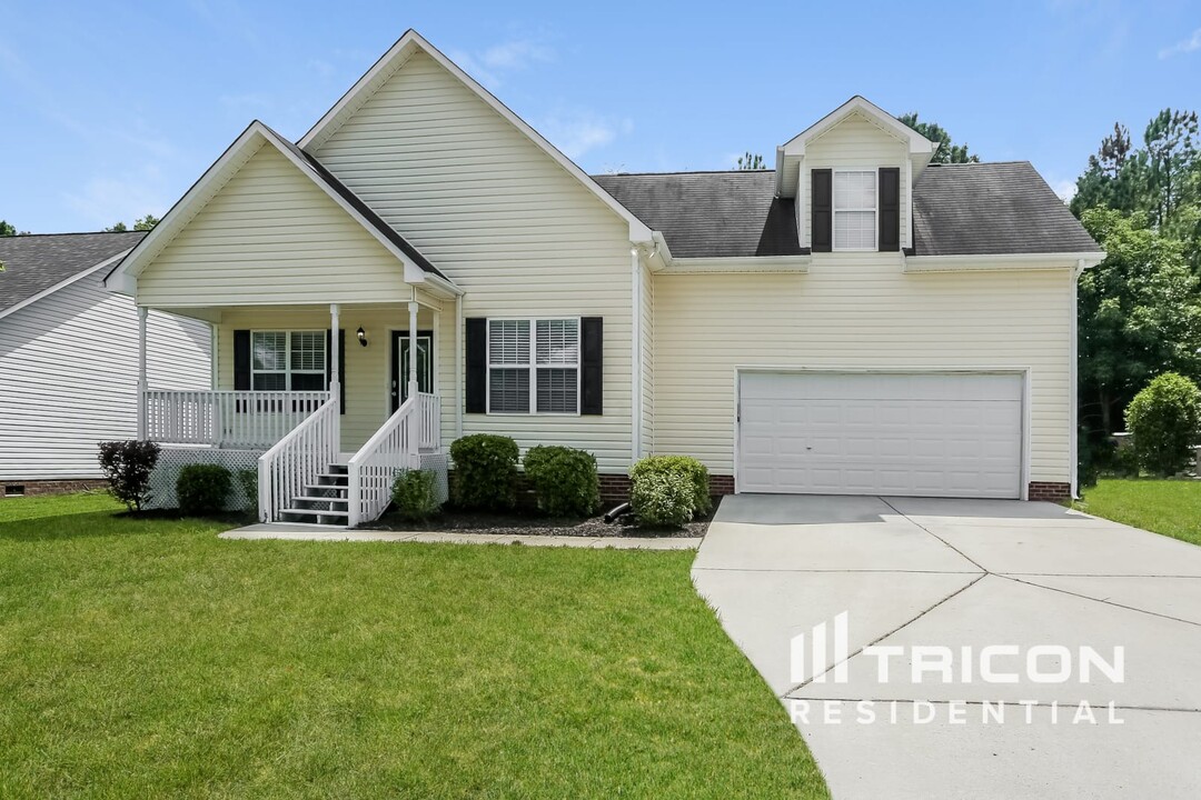 953 Loch Lomond Cir in Concord, NC - Building Photo