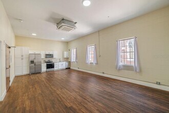 306 W Wisconsin Ave in DeLand, FL - Building Photo - Building Photo