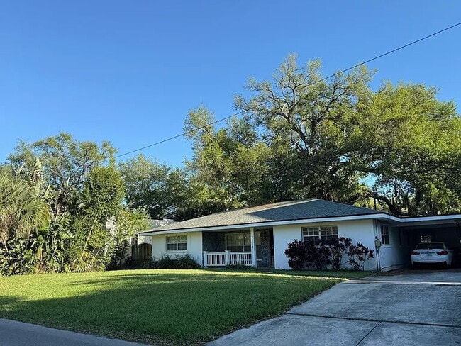 property at 3114 W Villa Rosa St