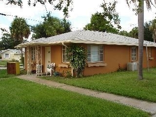 Sunshine Inn in Bradenton, FL - Building Photo