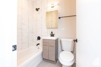 656 W Wrightwood Ave in Chicago, IL - Building Photo - Building Photo