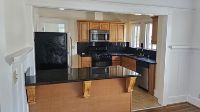 1960 W 23rd St, Unit 1960 1/2 in Los Angeles, CA - Building Photo - Building Photo