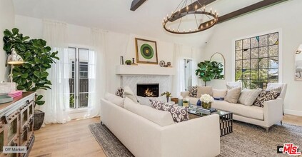 132 S Kilkea Dr in Los Angeles, CA - Building Photo - Building Photo