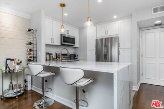 11750 W Sunset Blvd in Los Angeles, CA - Building Photo - Building Photo