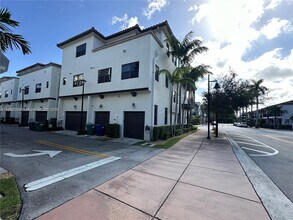 5152 NW 84th Ave in Doral, FL - Building Photo - Building Photo