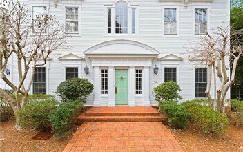 430 W Wesley Rd NW in Atlanta, GA - Building Photo - Building Photo