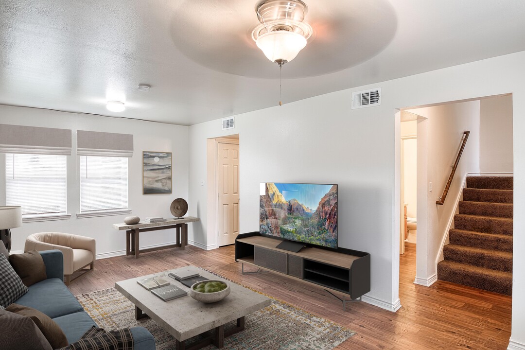 Chateau d'Orleans in New Orleans, LA - Building Photo