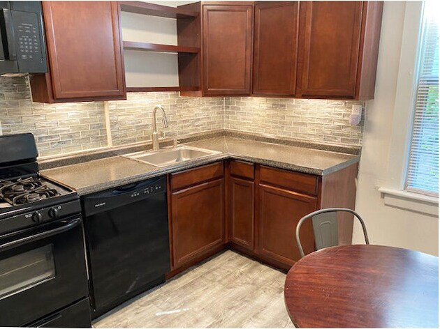 1009 Madison St in Syracuse, NY - Building Photo
