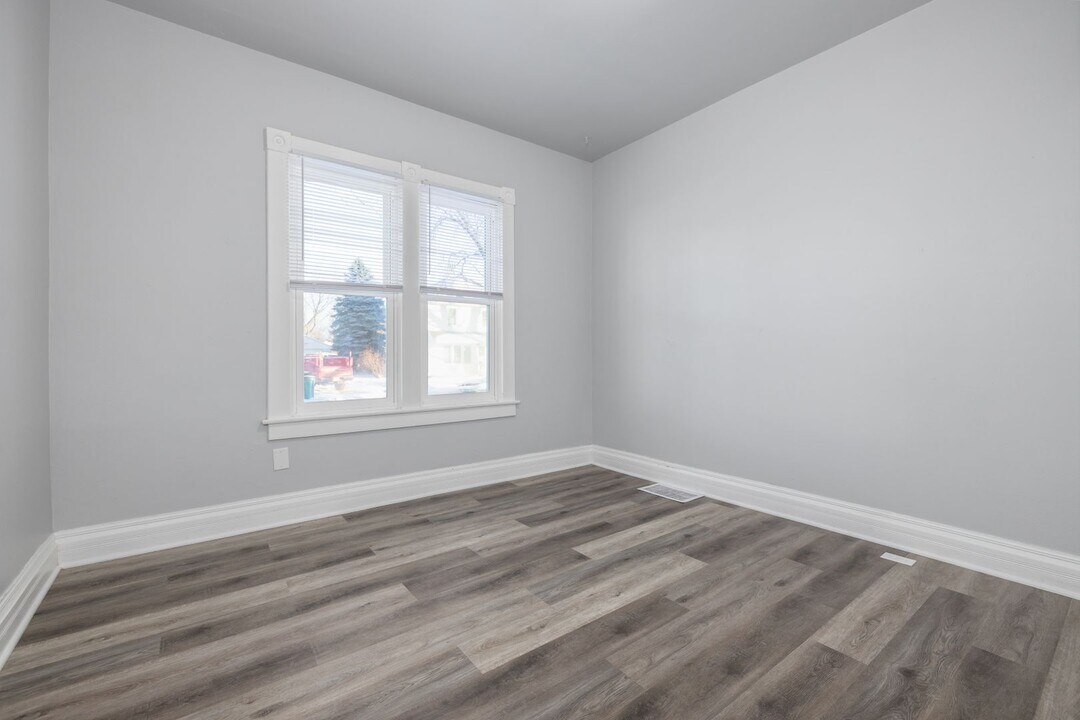 208 N Military Rd in Fond du Lac, WI - Building Photo
