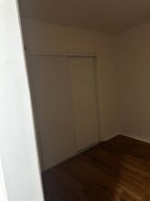 8711 Pershing Dr, Unit #2 in Playa Del Rey, CA - Foto de edificio - Building Photo