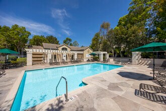 3514 Caminito El Rincon in San Diego, CA - Building Photo - Building Photo