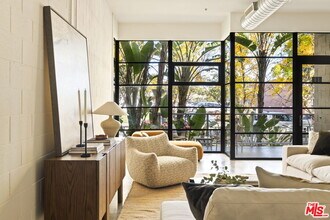 1534 17th St in Santa Monica, CA - Building Photo - Building Photo