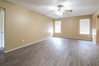 1212 SE 11th St in Moore, OK - Building Photo - Building Photo