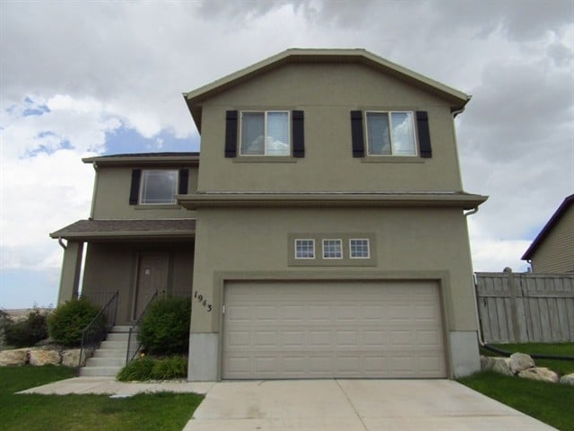 property at 1943 Sycamore Dr