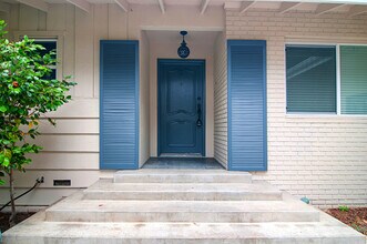 6042 Avenida Chamnez in San Diego, CA - Building Photo - Building Photo