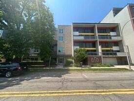 614 S Troy St, Unit 209 in Royal Oak, MI - Building Photo