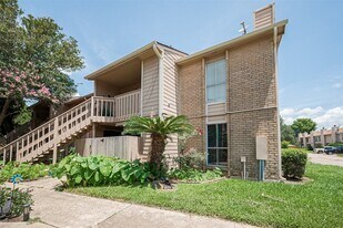 1505 Ward Rd, Unit 118 in Baytown, TX - Building Photo
