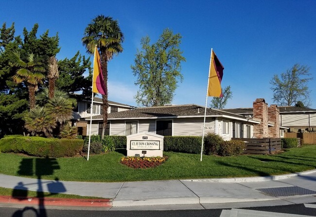 Clayton Crossing in Concord, CA - Building Photo - Building Photo