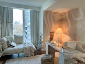 50 Bridge Park Dr, Unit 6D in Brooklyn, NY - Building Photo - Building Photo