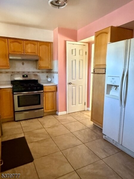 23 Redbud Rd in Piscataway, NJ - Building Photo