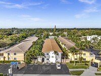 2643 NE 8th Ave, Unit 2 in Wilton Manors, FL - Building Photo - Building Photo