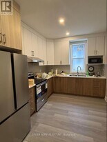 643 Bathurst St in Toronto, ON - Building Photo