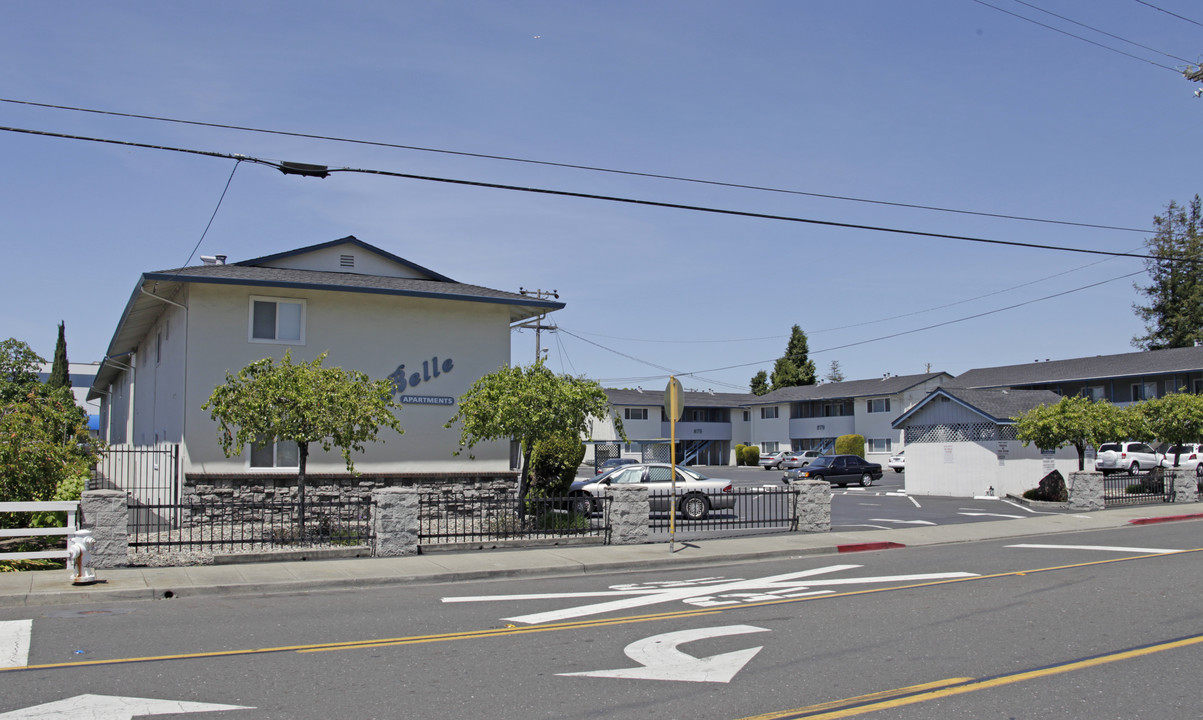 Belle Apartments in San Leandro, CA - Building Photo